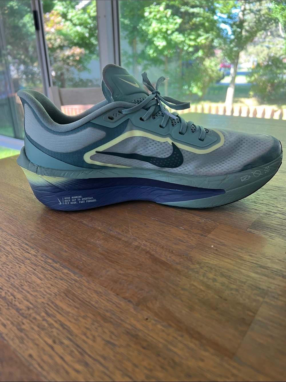 Nike Men’s Zoom Fly Sneakers in Light Green with Yellow Accents size 10.5 - Picture 6 of 8